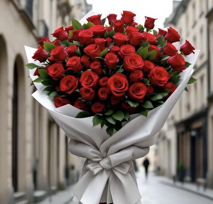 Mirror Urban Season workshop space where corporate flower arrangements are designed and prepared for business delivery